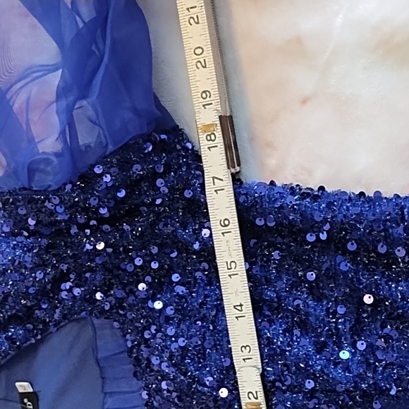 Sequin Mermaid Hem Gown - Picture 5 of 14